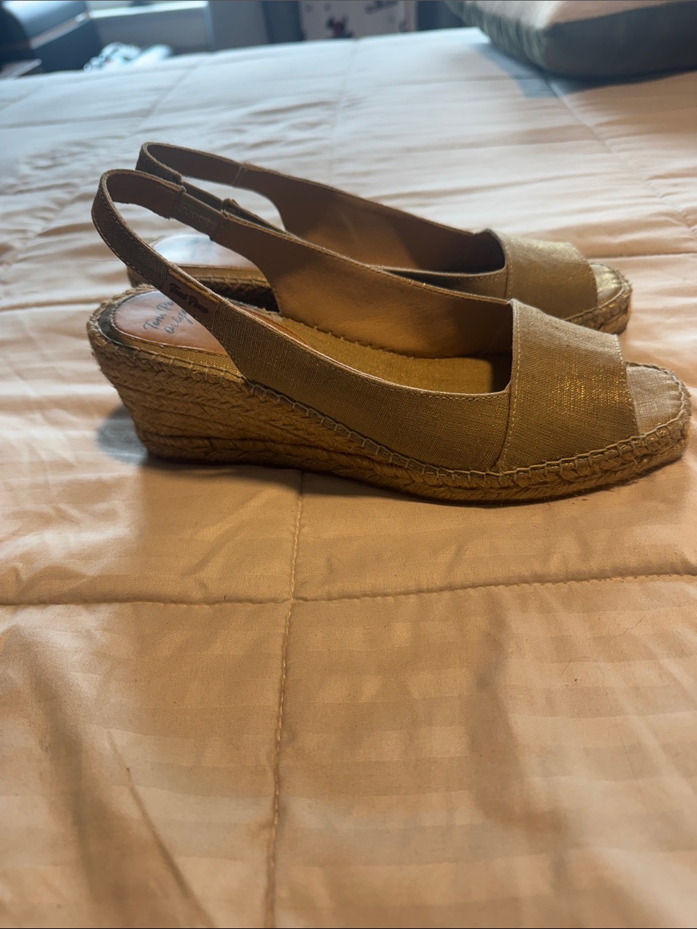 Toni Pons Gold Slingback Espadrille Wedge - Picture 2 of 7
